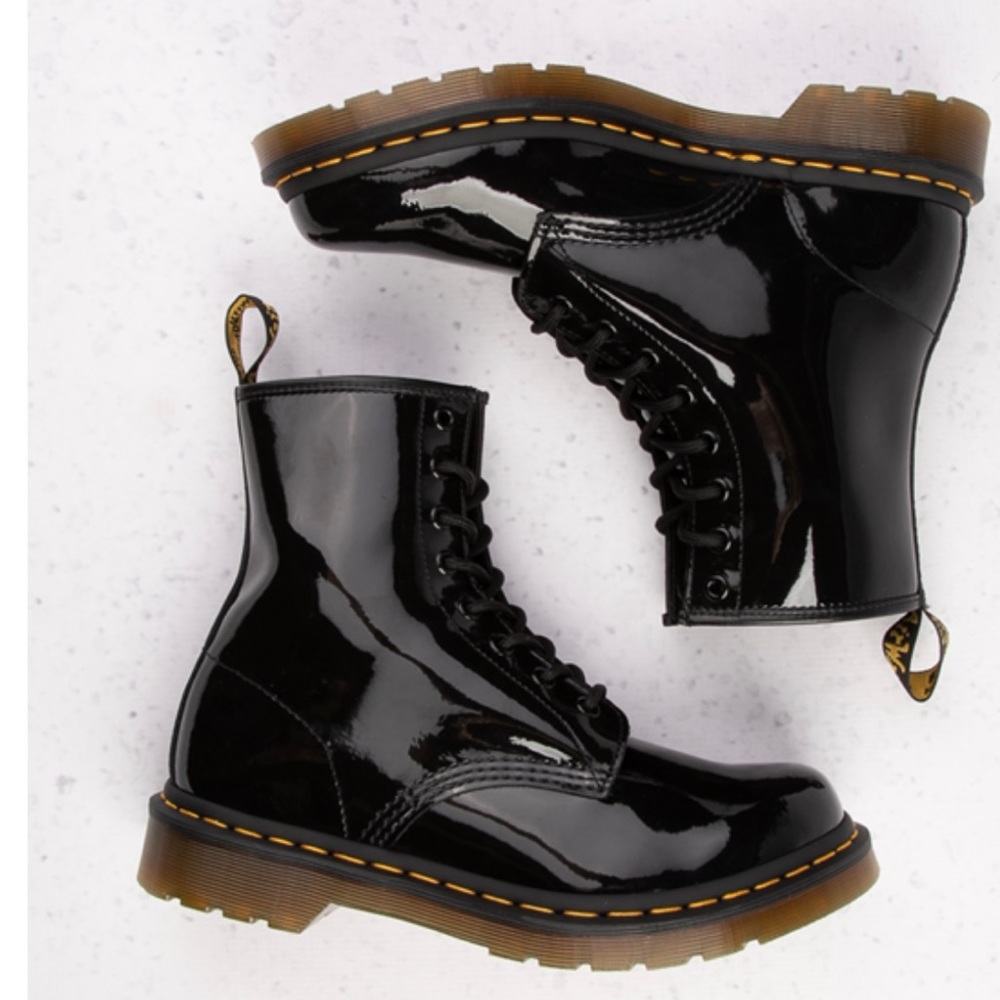 Dr.Martens Airwair 1460 WOMEN'S PATENT LEATHER LACE UP BOOTS